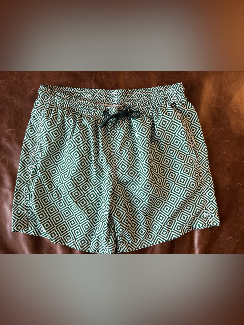 Diamond-Print Green Men’s Drawstring Shorts